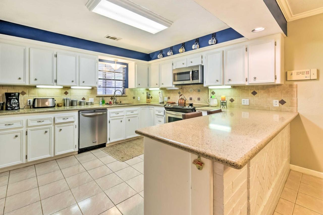 Quiet Lake Conroe Townhome With 2 Boat Slips! Willis エクステリア 写真